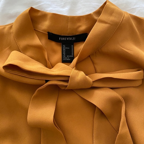 Mustard Vintage Top😍 - Picture 3 of 4